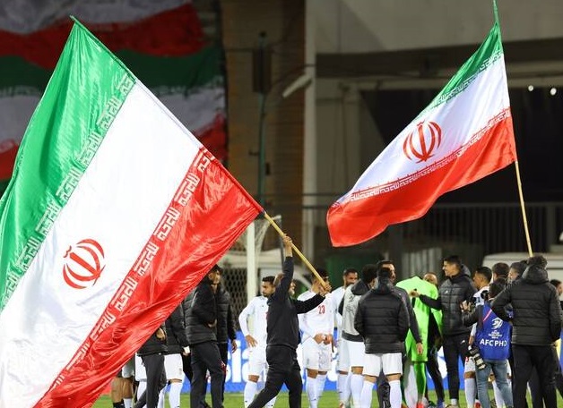 اهتزار پرچم مقدس ایران در عرصه ورزش